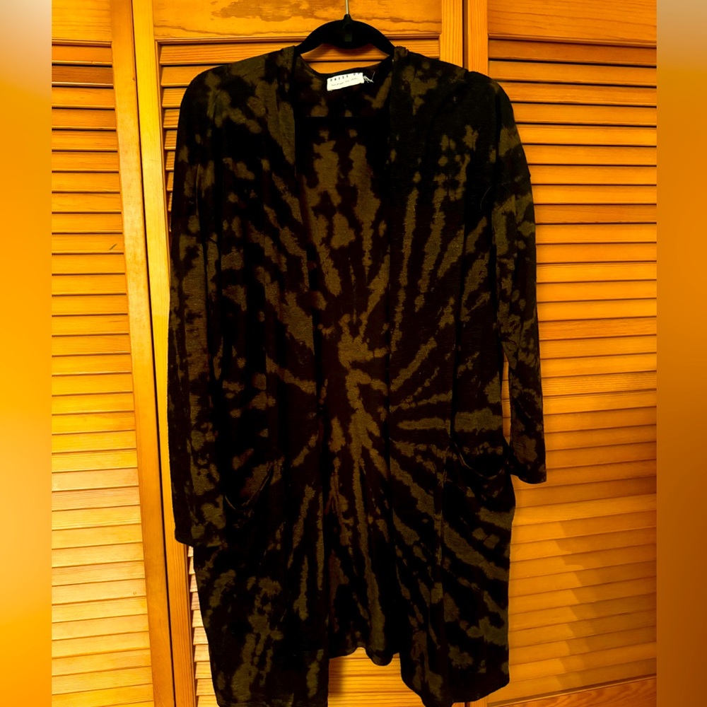 Dress Up tie dye cardigan with pockets- size large